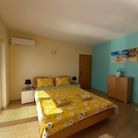 Ps Apartments - Peshtani Pestani Luaran gambar