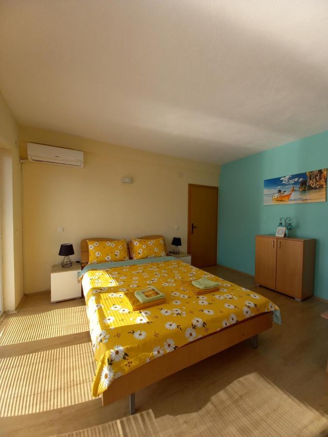 Ps Apartments - Peshtani Pestani Luaran gambar