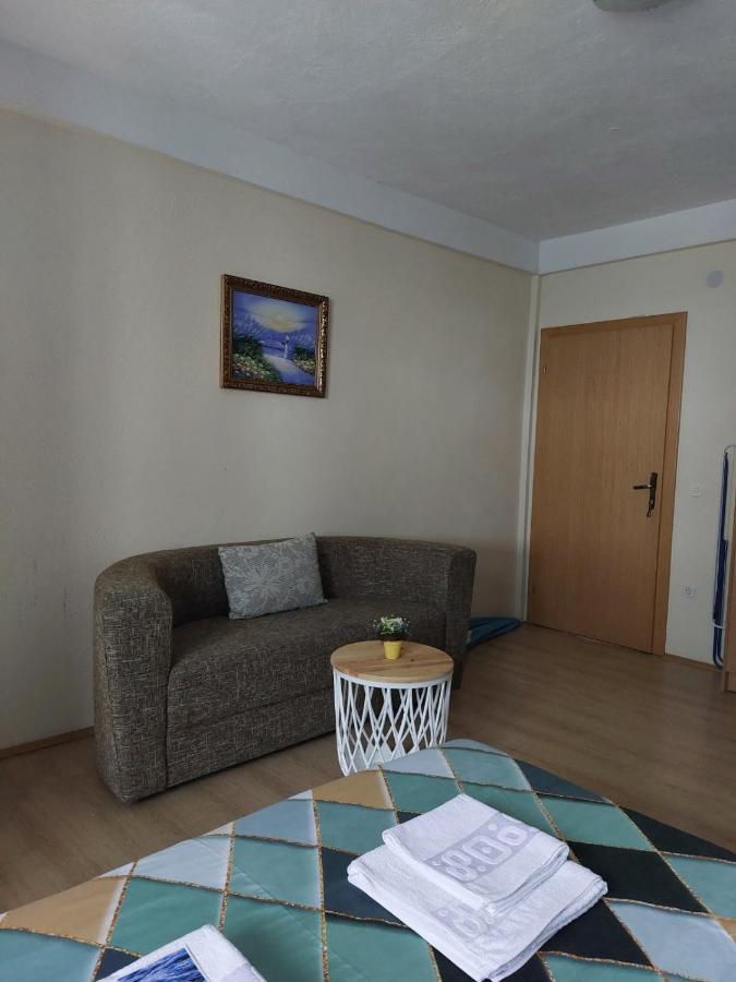 Ps Apartments - Peshtani Pestani Luaran gambar