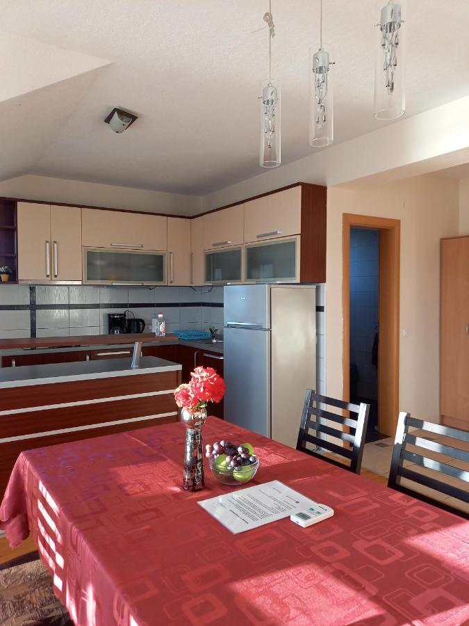 Ps Apartments - Peshtani Pestani Luaran gambar