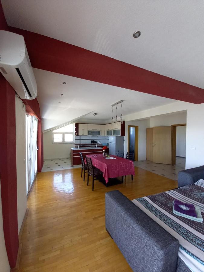 Ps Apartments - Peshtani Pestani Luaran gambar