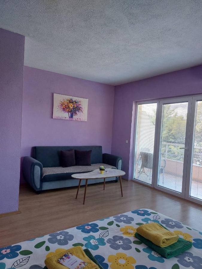 Ps Apartments - Peshtani Pestani Luaran gambar
