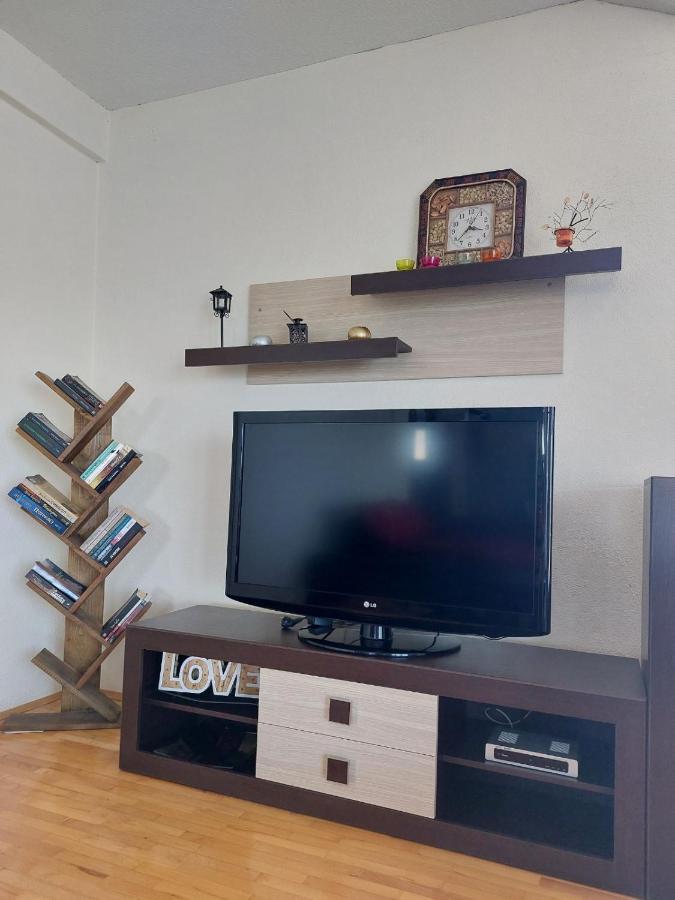 Ps Apartments - Peshtani Pestani Luaran gambar